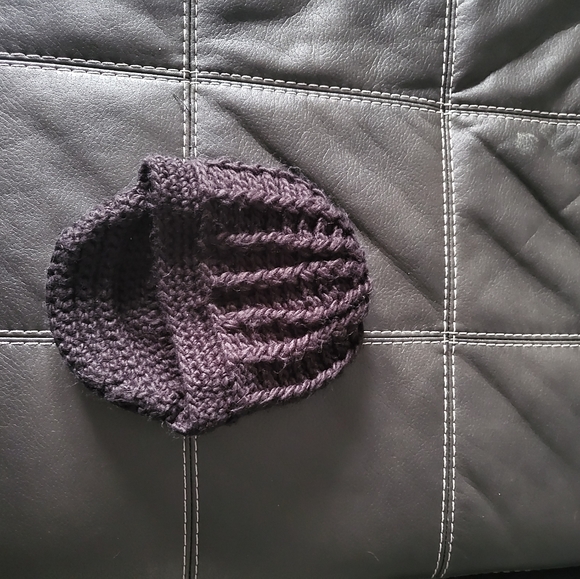 Supper Cute Beanie with Brim Black - Picture 2 of 3